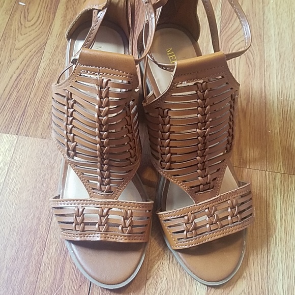 Merona heels - Picture 1 of 5